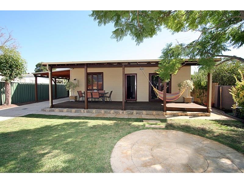 8a Roy Road, Coodanup WA 6210