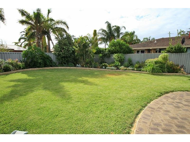 5 Talia Place, Dudley Park WA 6210