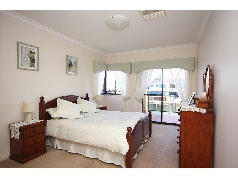 60 Aztec Island Retreat, Mandurah WA 6210