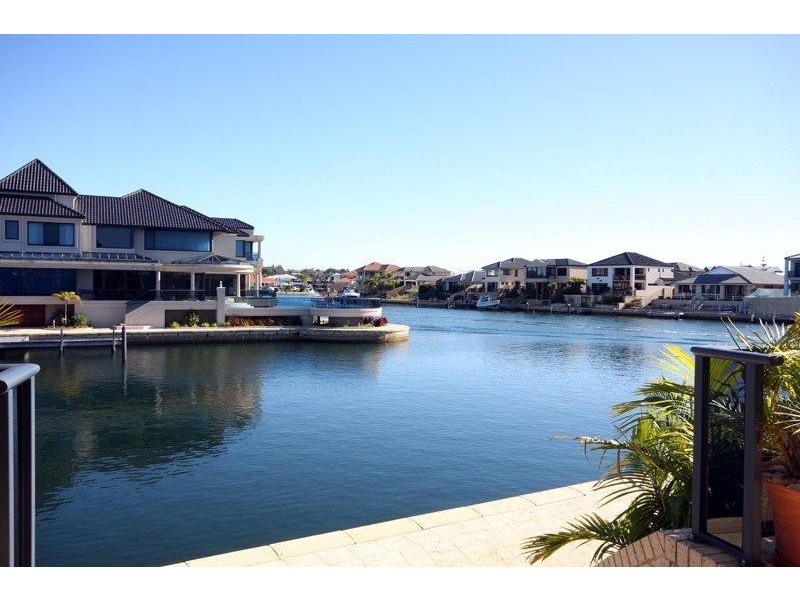 60 Aztec Island Retreat, Mandurah WA 6210