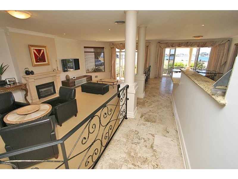 52 Fairbridge Road, Halls Head WA 6210