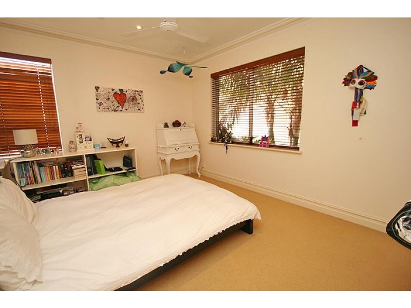 52 Fairbridge Road, Halls Head WA 6210