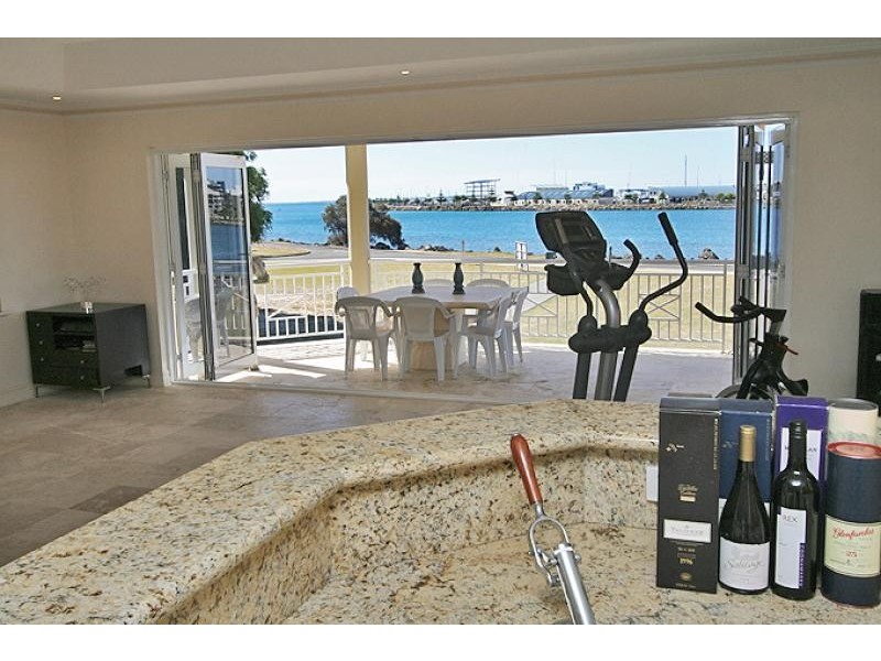 52 Fairbridge Road, Halls Head WA 6210