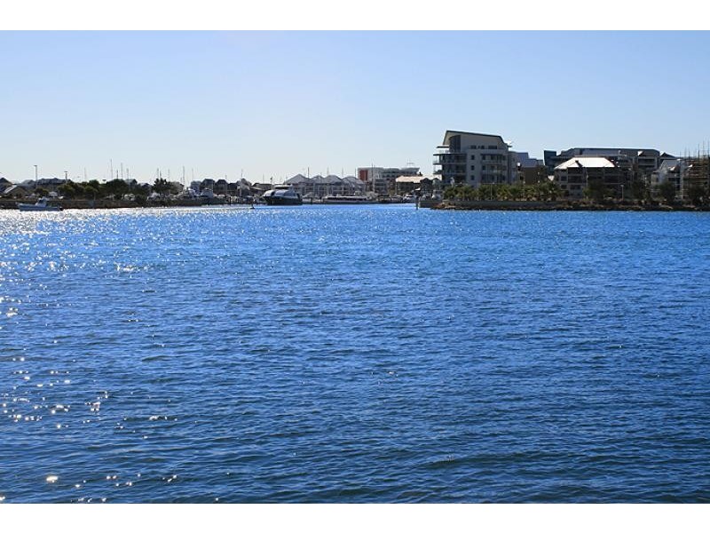 52 Fairbridge Road, Halls Head WA 6210