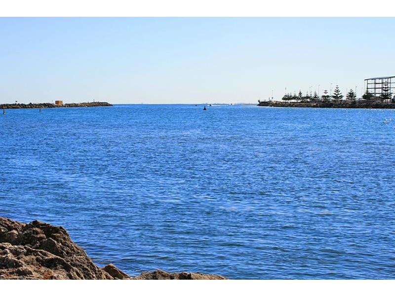 52 Fairbridge Road, Halls Head WA 6210