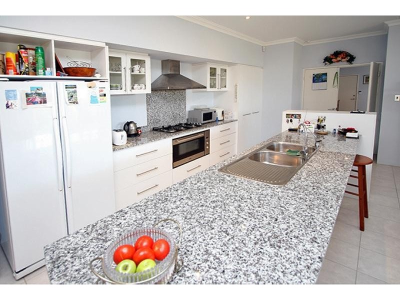 10 George Hibbert Road, Madora Bay WA 6210