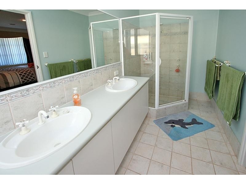 170 Peelwood Parade, Halls Head WA 6210