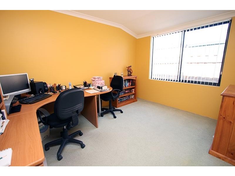 170 Peelwood Parade, Halls Head WA 6210