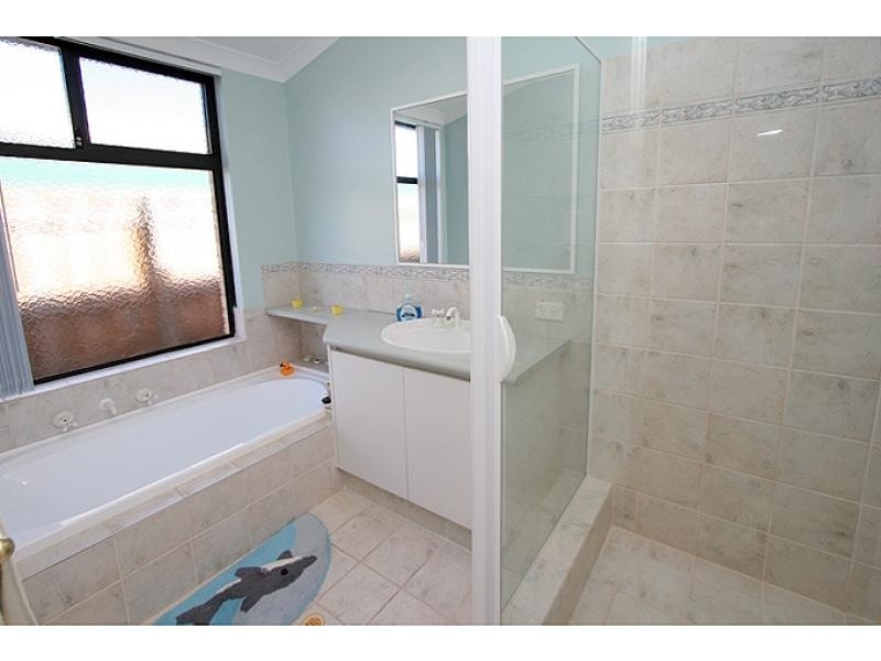 170 Peelwood Parade, Halls Head WA 6210