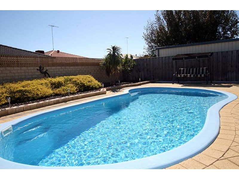 170 Peelwood Parade, Halls Head WA 6210