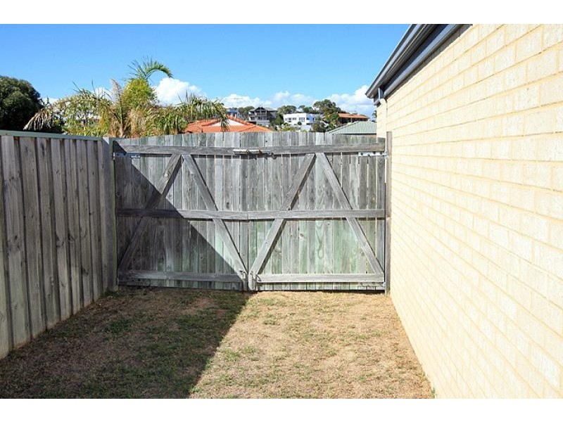 170 Peelwood Parade, Halls Head WA 6210