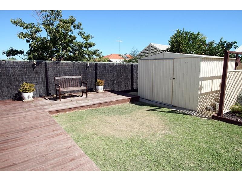 170 Peelwood Parade, Halls Head WA 6210