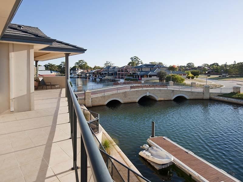 22 Brindabella Crescent, Mandurah WA 6210