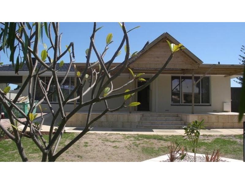 67 SAFETY BAY ROAD, Safety Bay WA 6169