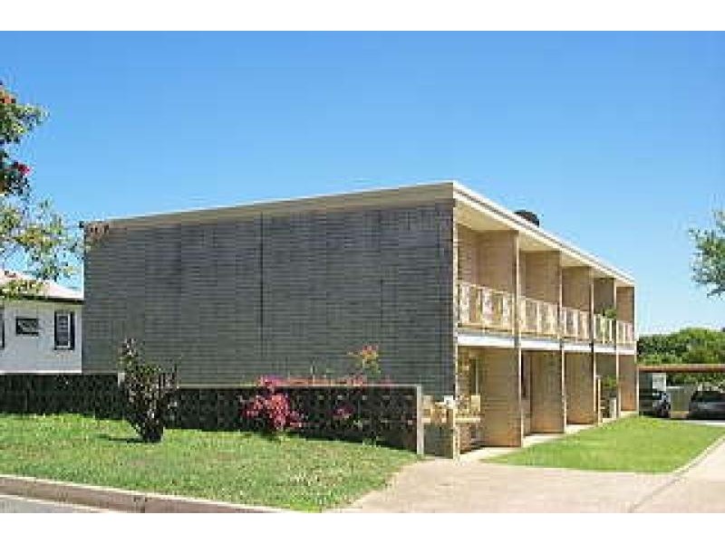 Unit 2/4 Mylne Street, Gladstone QLD 4680