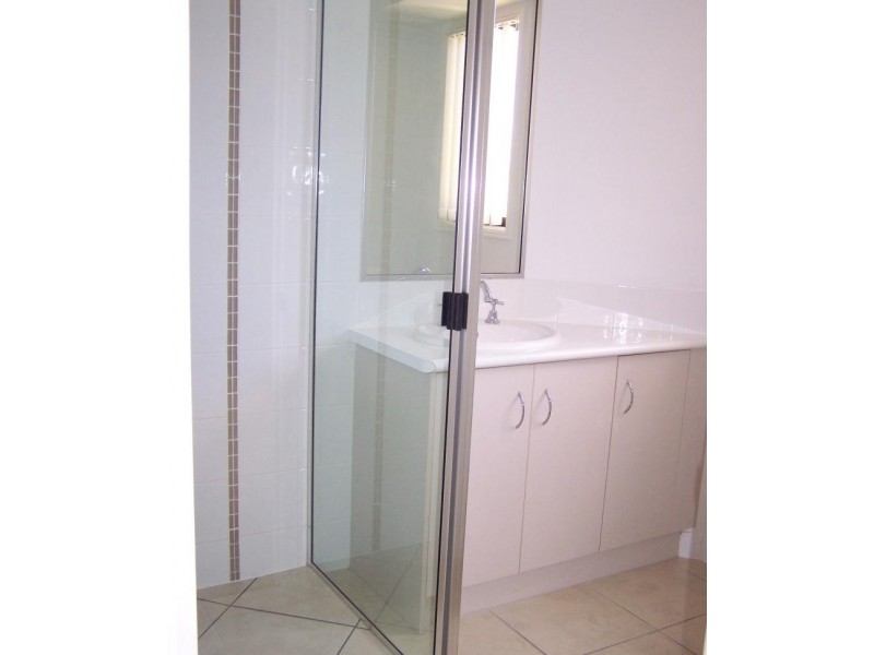 6 Hillview Place, Gladstone QLD 4680