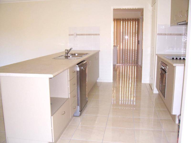 2 SUN COURT, Calliope QLD 4680