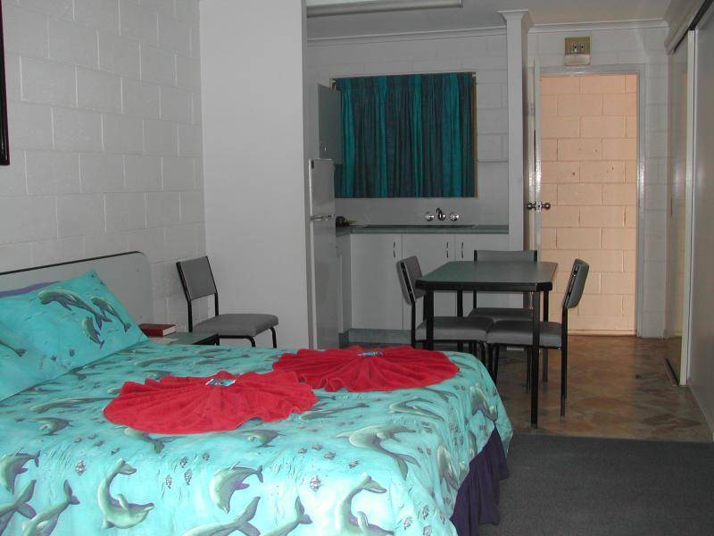 55 WYNDHAM AVENUE, Boyne Island QLD 4680