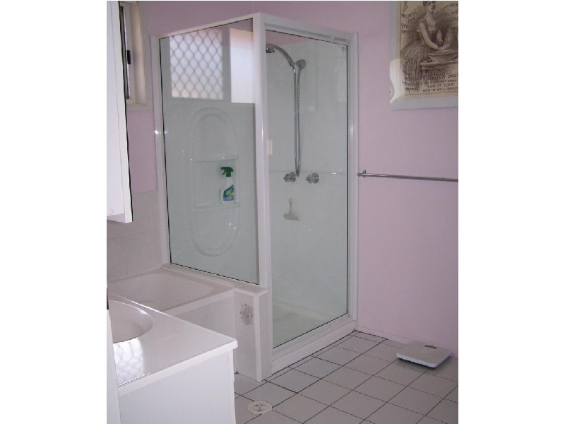 71 J HICKEY AVENUE, Gladstone QLD 4680