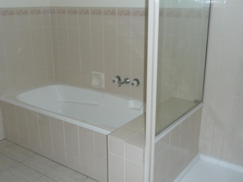 1/46 Marten Street, South Gladstone QLD 4680