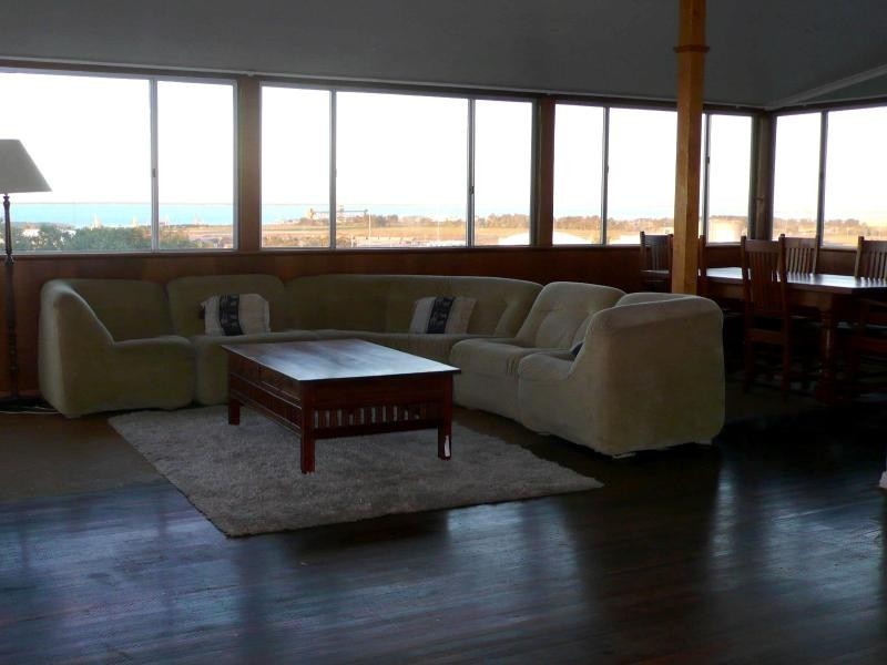 32 AUCKLAND STREET, Gladstone QLD 4680