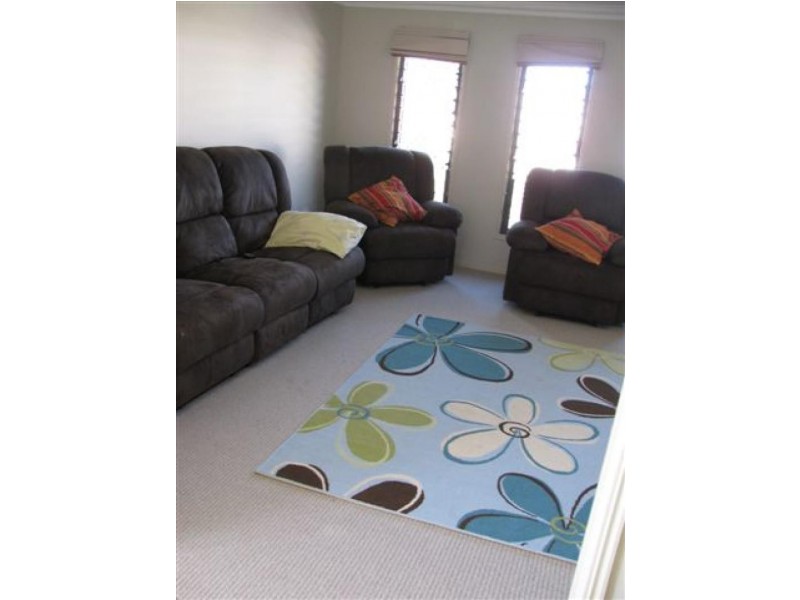 44 SKYLINE DRIVE, Gladstone QLD 4680