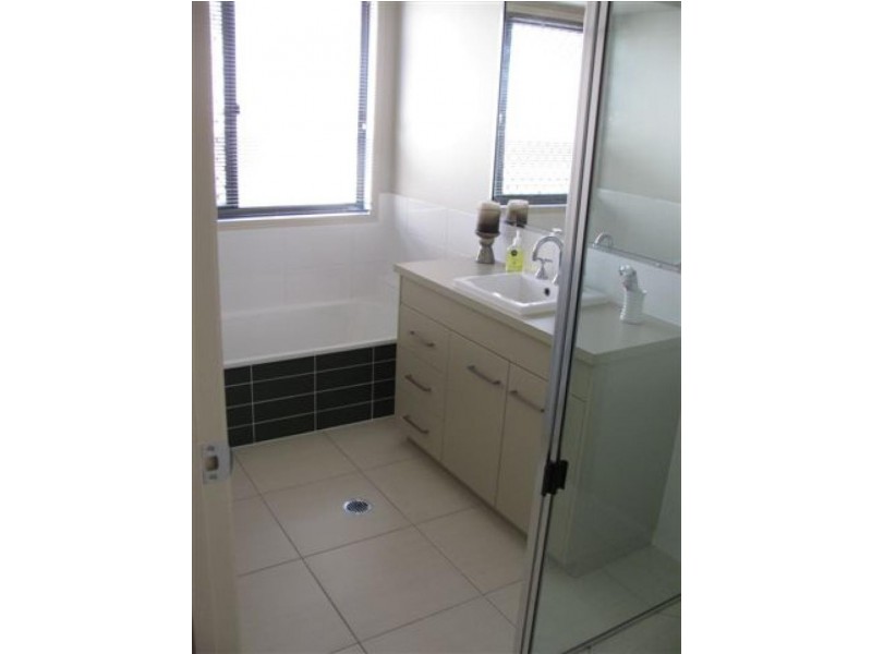 44 SKYLINE DRIVE, Gladstone QLD 4680