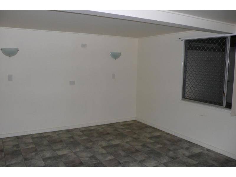 Unit 3/2 Watt, Gladstone QLD 4680
