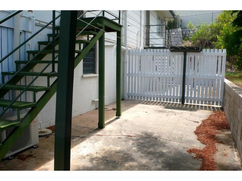 Unit 3/2 Watt, Gladstone QLD 4680