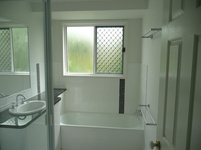 9 Weatherley Court, Clinton QLD 4680