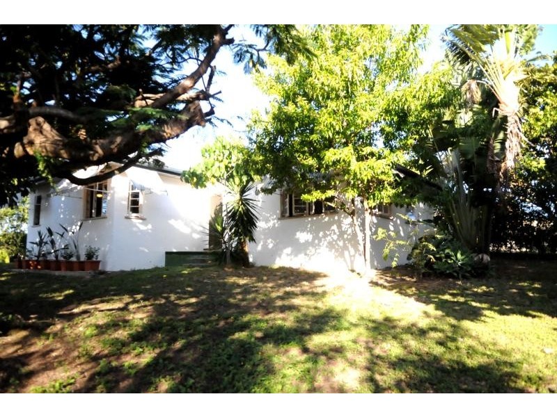 16 Boles Street, Gladstone QLD 4680