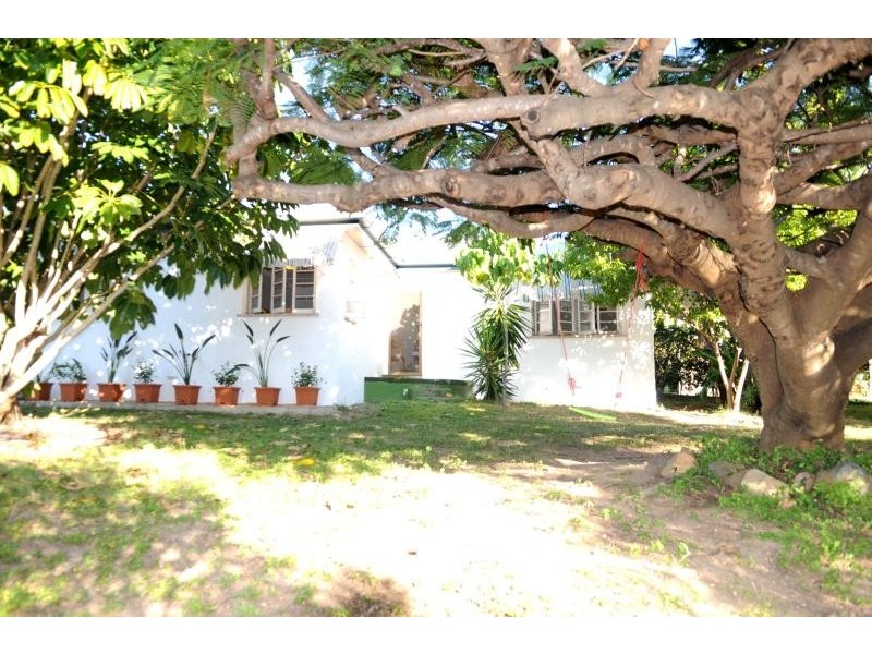 16 Boles Street, Gladstone QLD 4680