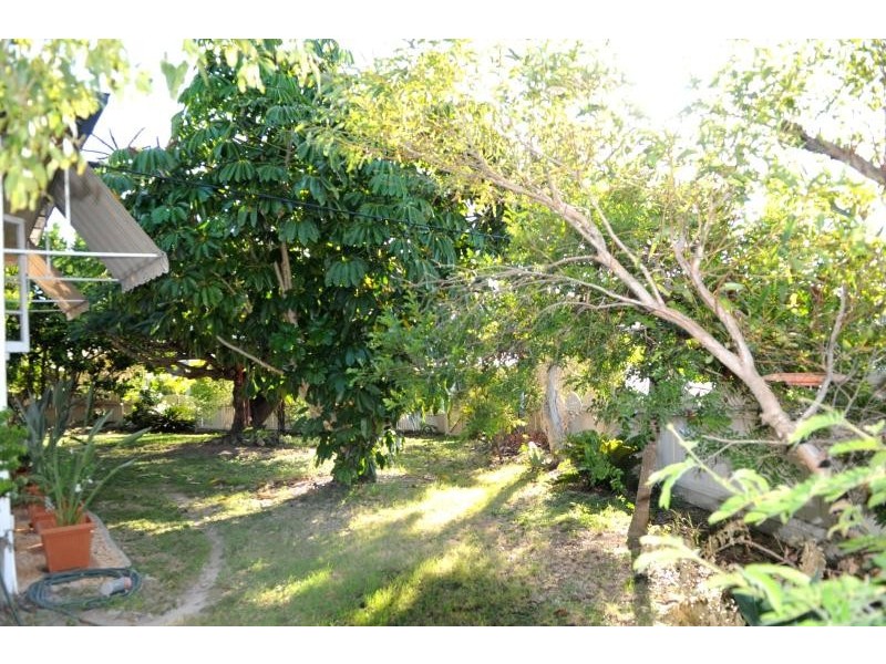 16 Boles Street, Gladstone QLD 4680