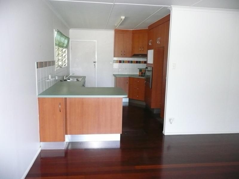 16 HETHERINGTON STREET, Gladstone QLD 4680