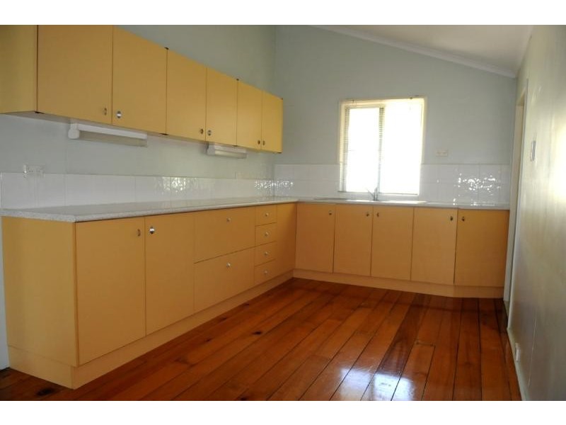 14 Bonar St, Gladstone QLD 4680