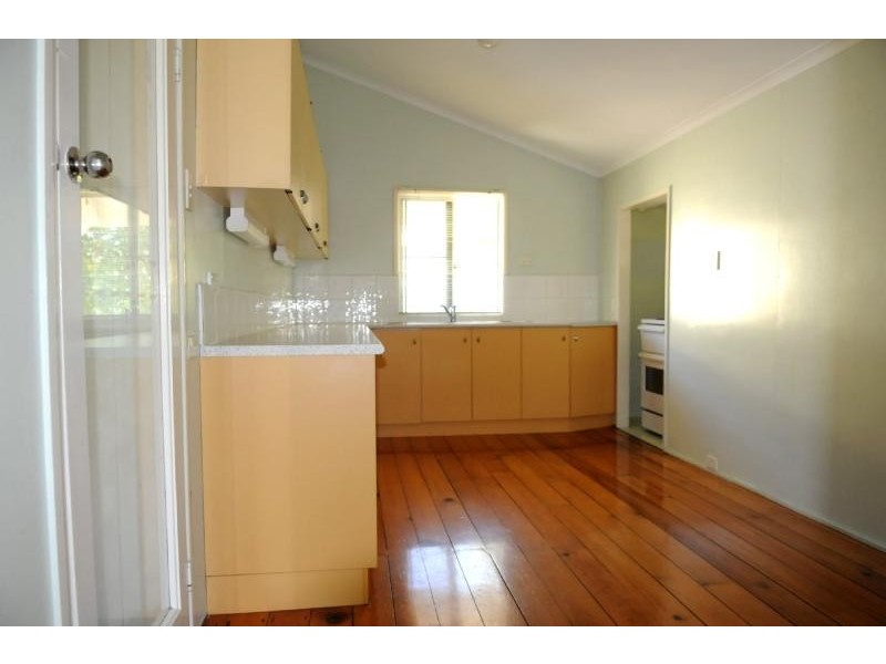 14 Bonar St, Gladstone QLD 4680