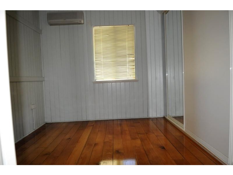14 Bonar St, Gladstone QLD 4680