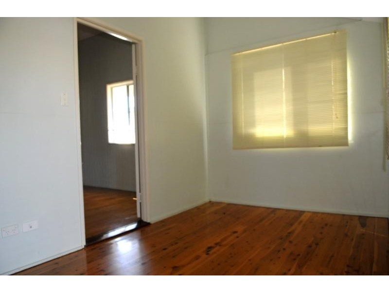 14 Bonar St, Gladstone QLD 4680
