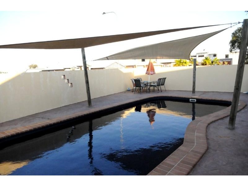 15 Dolphin Terrace, Gladstone QLD 4680