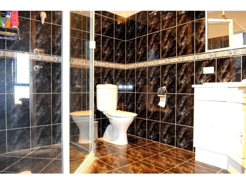 15 Dolphin Terrace, Gladstone QLD 4680