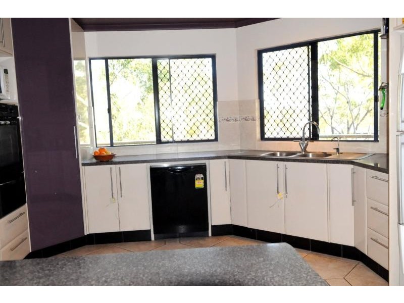 15 Dolphin Terrace, Gladstone QLD 4680