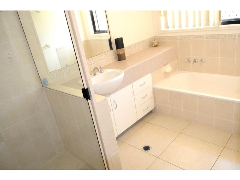 98 Col Brown Avenue, Gladstone QLD 4680
