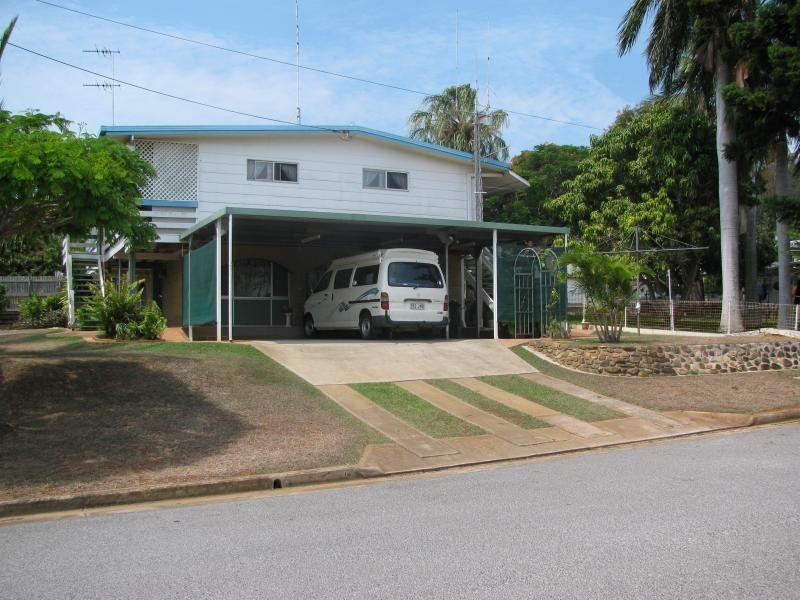 Unit 2/4 Bedsor Street, Gladstone QLD 4680