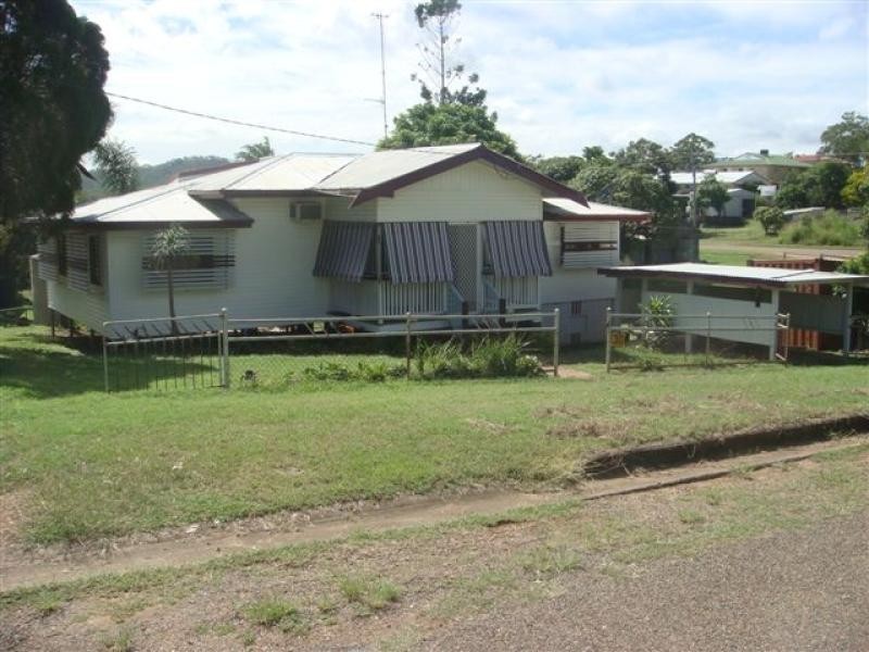 30 Balfour Street, Mount Larcom QLD 4695