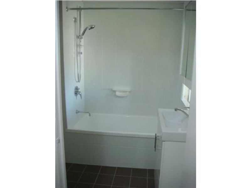 30 Balfour Street, Mount Larcom QLD 4695