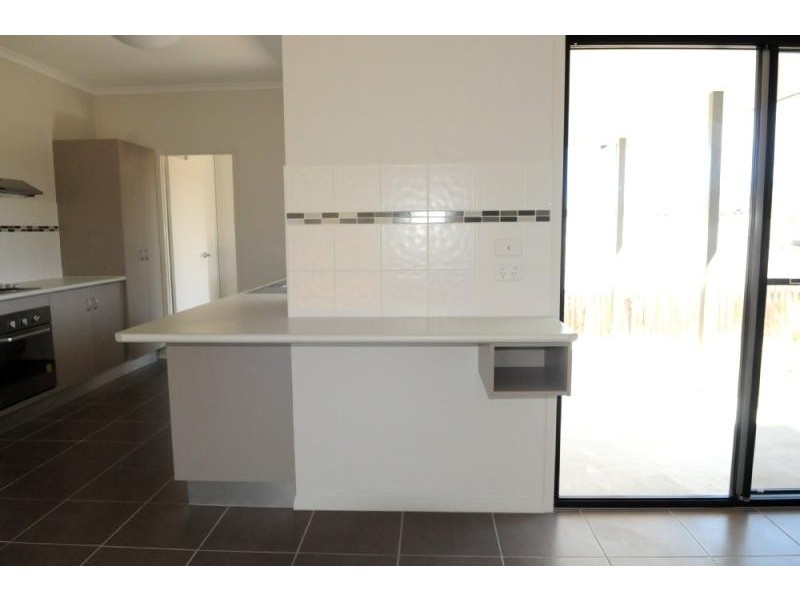 18 Skyline Drive, Gladstone QLD 4680