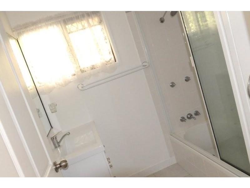 17 Butler Street, Gladstone QLD 4680