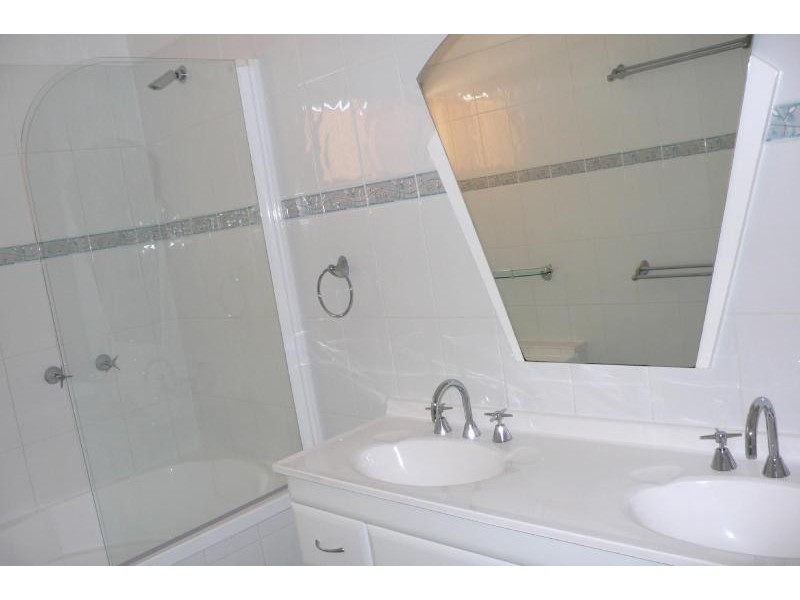 4 Clark Street, Gladstone QLD 4680