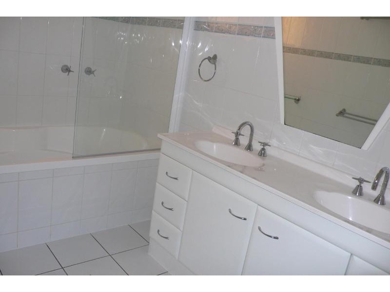 4 Clark Street, Gladstone QLD 4680