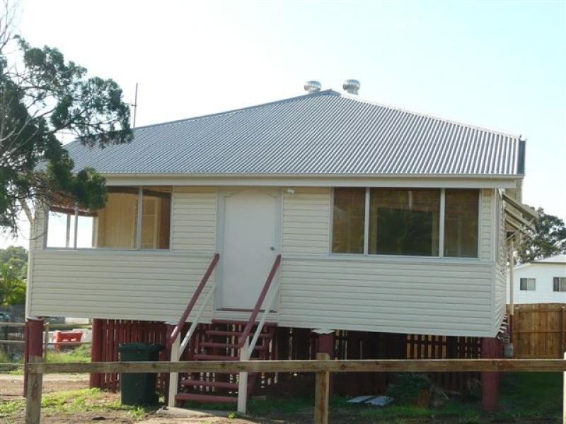 16 Fowler Street, Gladstone QLD 4680